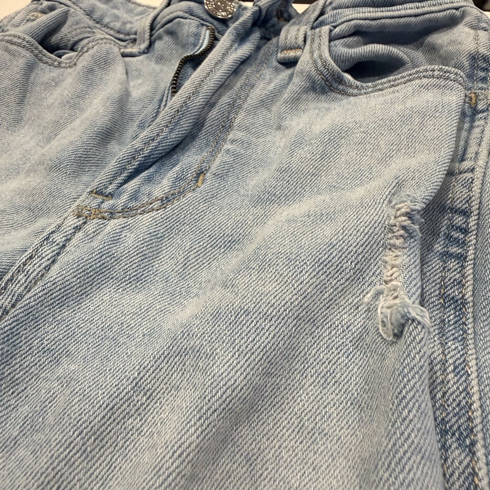 Hollister Ultra High-Rise Mom Jeans in Light Blue